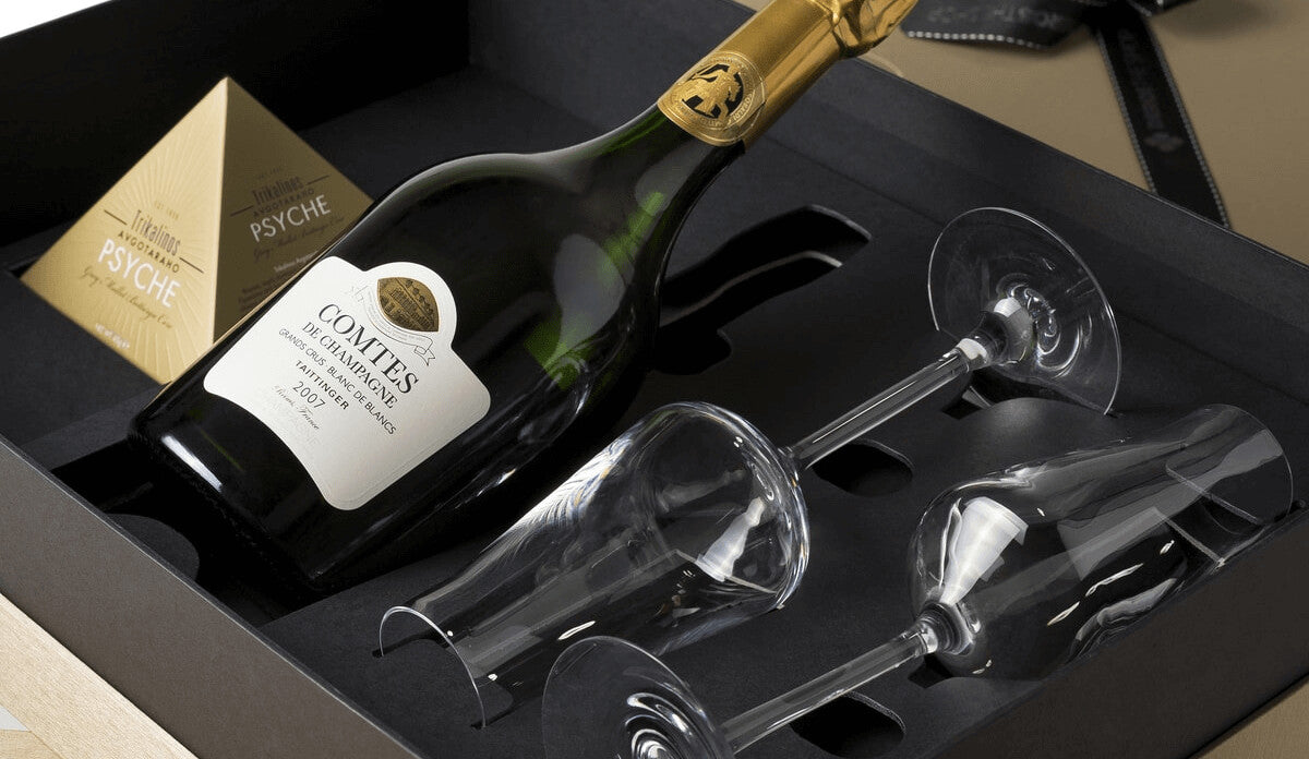 Champagne gift box with two glasses