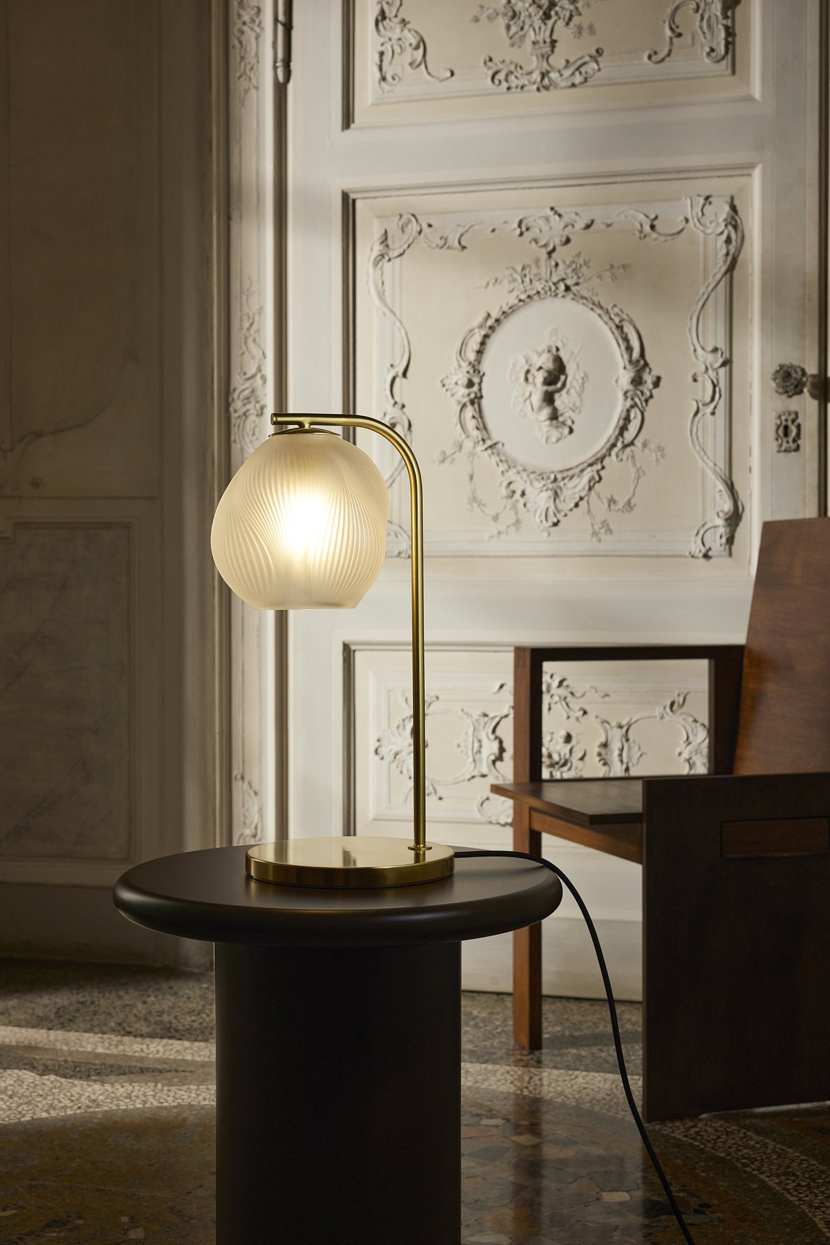 Lalique table lamp at DEROS THE SHOP