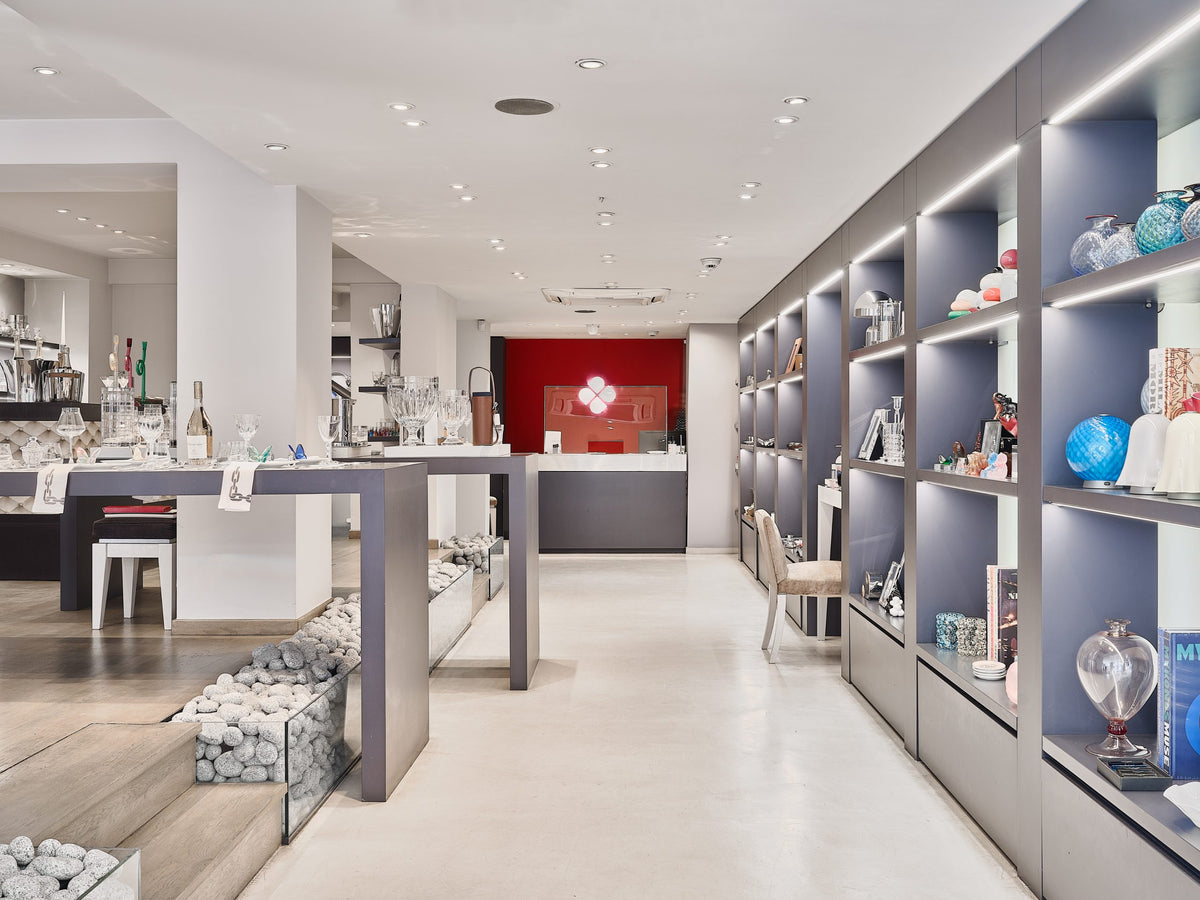The shop floor at DEROS THE SHOP